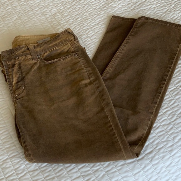 NYDJ Premium Jeans. Size 8 Gentle Wear. Made in USA - Picture 4 of 5